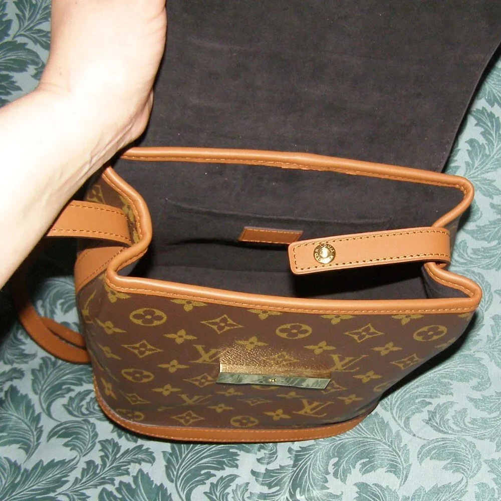LIKE NEW Louis Vuitton Dauphine Backpack with dustbag